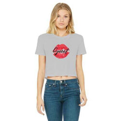 Sweet Kiss Red Lipstick Black Graphic Text Style Women's Classic Cropped Raw Edge T-Shirt