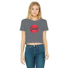 Sweet Kiss Red Lipstick Black Graphic Text Style Women's Classic Cropped Raw Edge T-Shirt